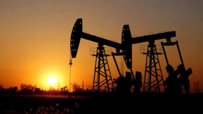 نفط يواصل ارتفاعه في نهاية الإثنين