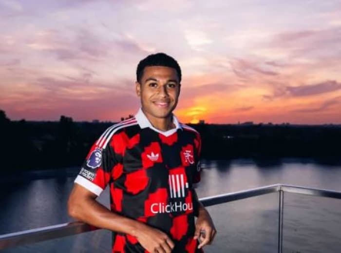 Fulham acquires Charles from Southampton