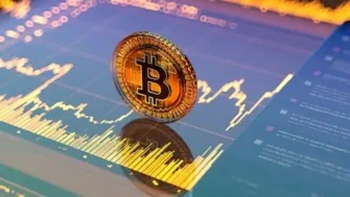 استراتيجي يبيع بيتكوين وأسهم بقيمة 396 مليون دولار لدعم السيولة