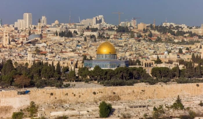 البرلمان العربي يحذر من سحب فلسطين