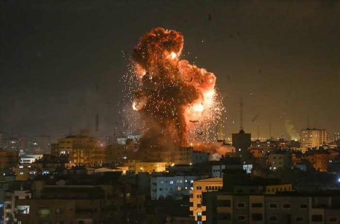 Seven dead in Israeli Lebanon raid