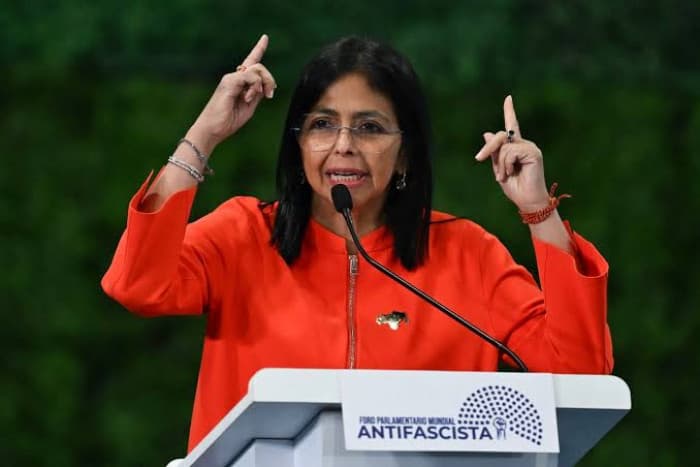 Venezuela President frees 1064 prisoners