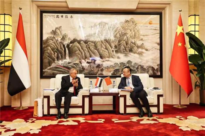 First Chinese container ship traverses Arctic to Europe