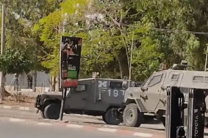 قوات الاحتلال تدخل محيط منزل فلسطيني
