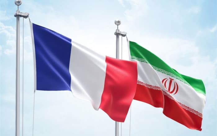باريس ترد على طهران وتطرد دبلوماسيين