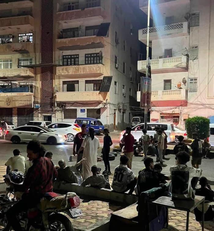 Aden protests amid service issues