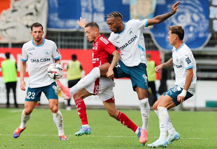 Marseille defeats Strasbourg 4-0