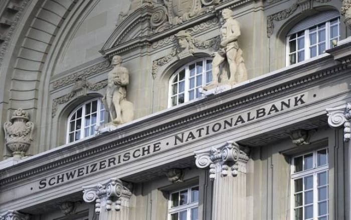 SNB suggests possible rate cuts below zero