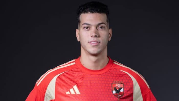 الأهلي المصري يعرض إمام عاشور للبيع