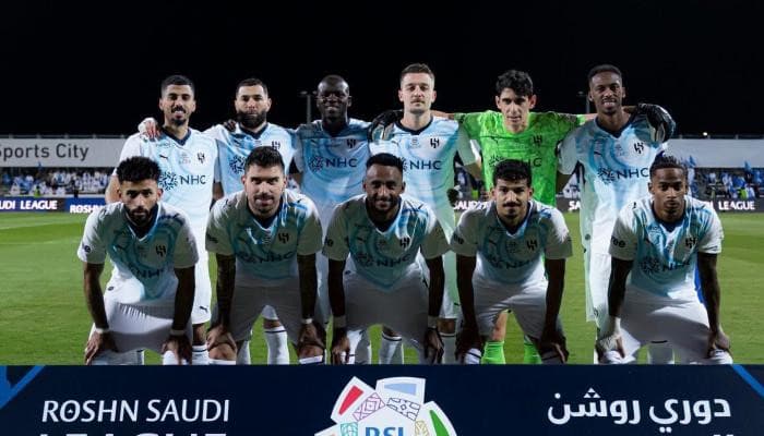 الهلال يتحدى الخليج للحفاظ على القمة