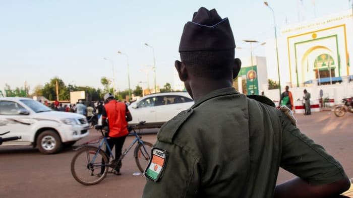 Niger restores military base from rebels