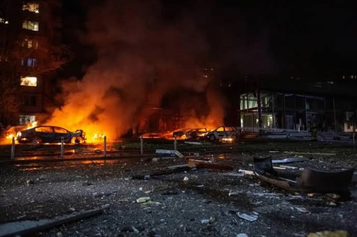 Multiple explosions in Kyiv