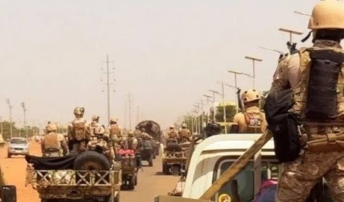 الجيش النيجر يسيطر على قاعدة بدعم روسي