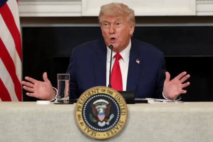 Trump urges Apple to rename Lake Ontario