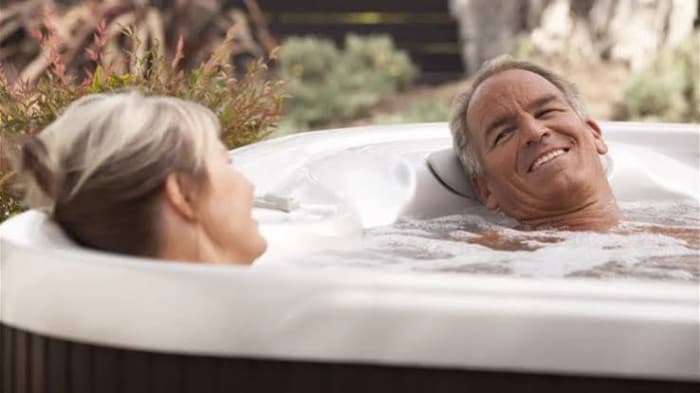 Couple dies in Jacuzzi bathtub