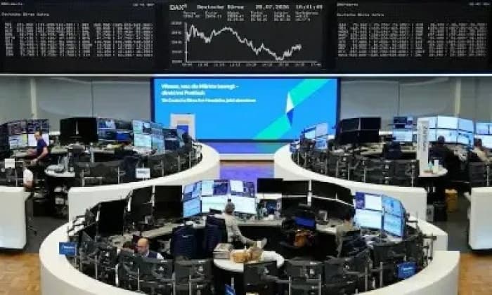 الأسهم الأوروبية تدعم بانحسار بيع السندات