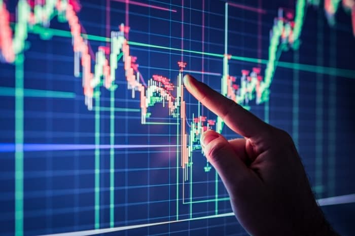 اختلاف أداء الأسهم الصينية وهونج كونج في النهاية