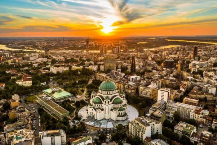 صربيا تودع ملاديتش بمراسم عسكرية