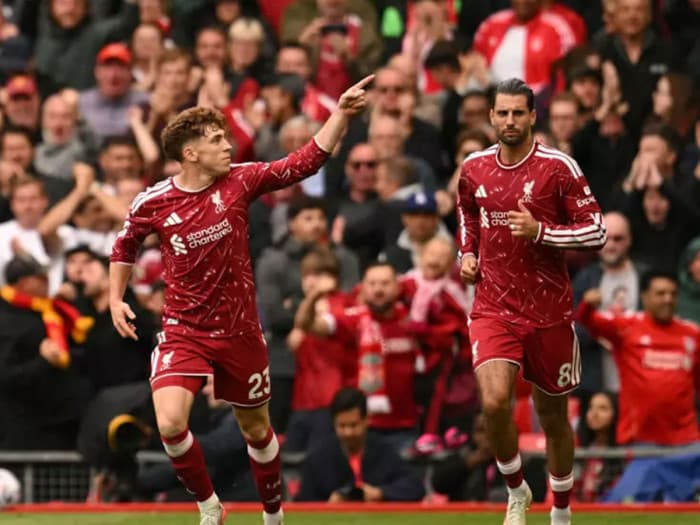 Liverpool beats Ipswich 2-0