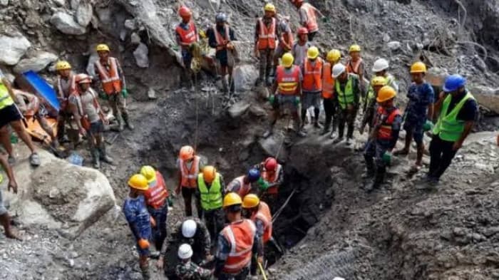 Nabyl Rescue Extends Search After Floods