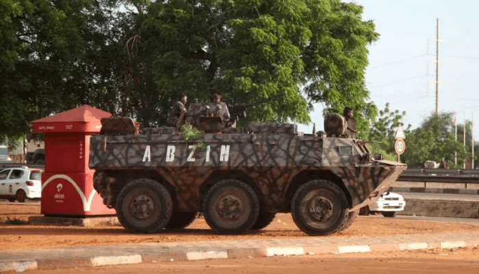 Paris clarifies Niger military role