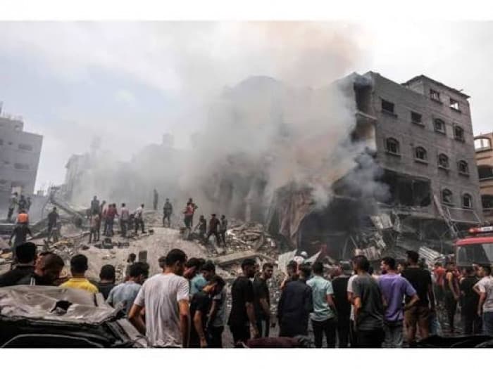 ضحايا وجرحى في غارات إسرائيلية بغزة