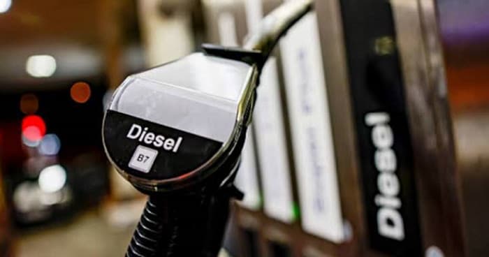 US diesel hits $5.90 per gallon