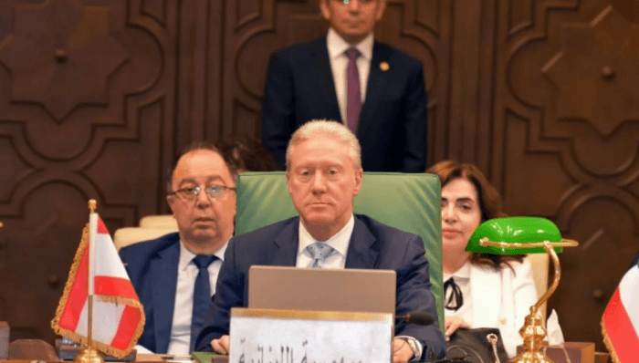 وزير خارجية لبنان يتهم حزب الله بدفع البلاد نحو نزاعين