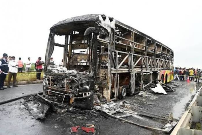 Congo school fire kills 17