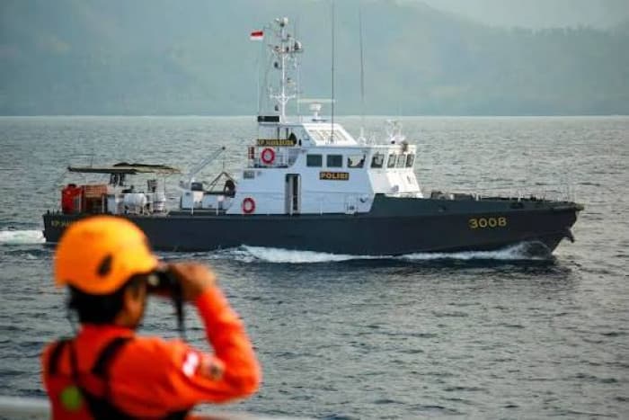 Search resumes for 129 missing after Indonesian ferry sinking