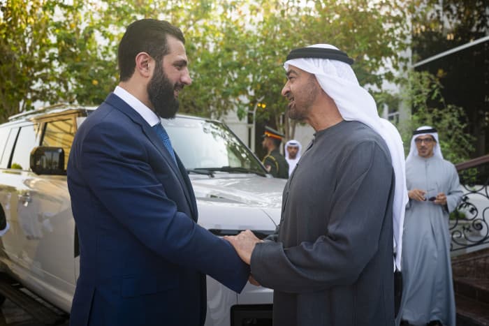 رئيس الإمارات والشرع يناقشان التعاون