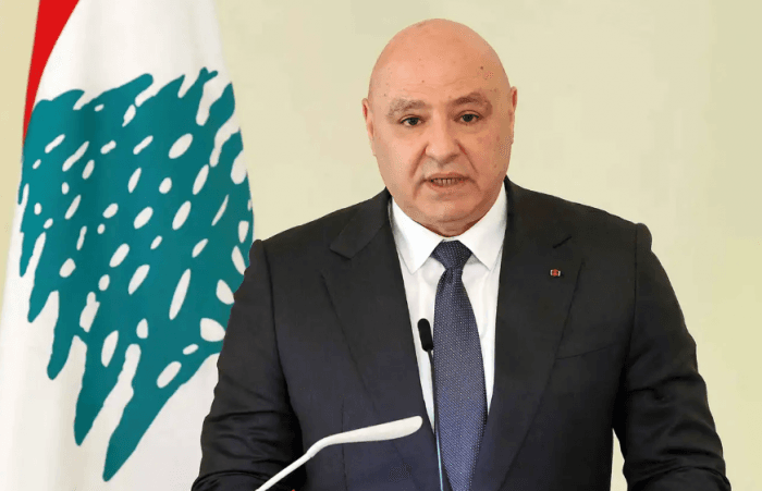 الرئيس اللبناني يؤكد أداء الجيش في الجنوب
