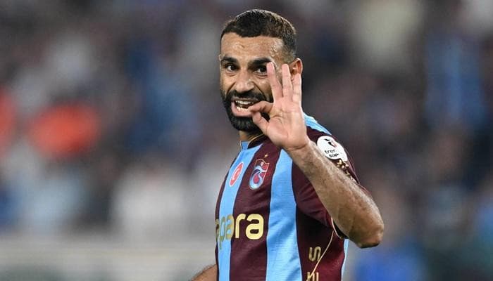 محمد صلاح يلتقي بمدرب طرابزون قبل الإعلان