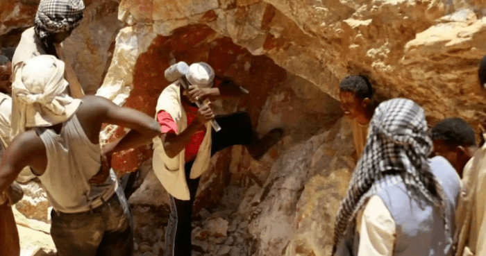 وفيات انهيار منجم ذهب سوداني تصل إلى 82