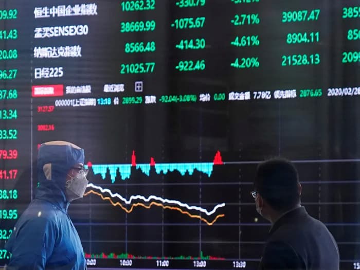 China stocks fall post U.S. rate hike