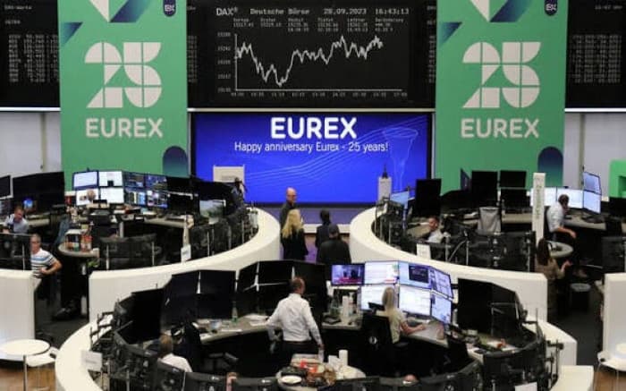 European Shares Fall on Bond Yield Rise