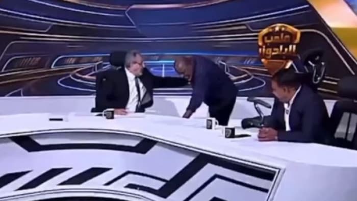 ربيع ياسين يغادر بعد نقاش مع أسامة حسن