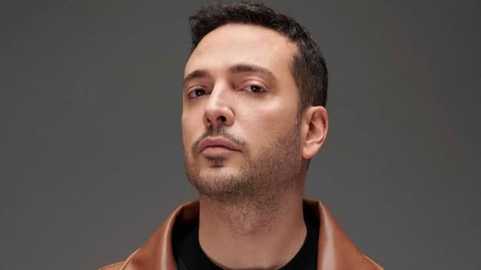 Turkish singer removes man for smoking