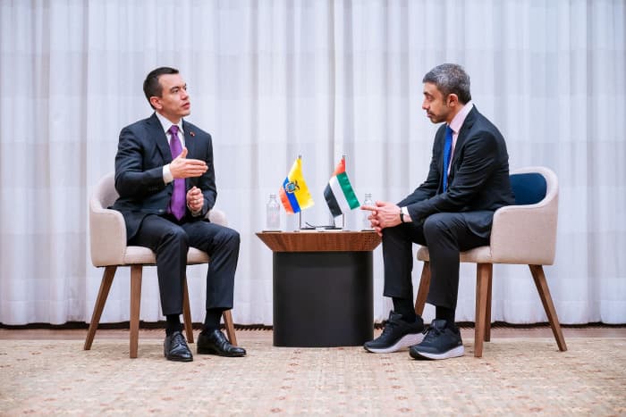 Abdullah bin Zayed reviews UAE-Ecuador ties