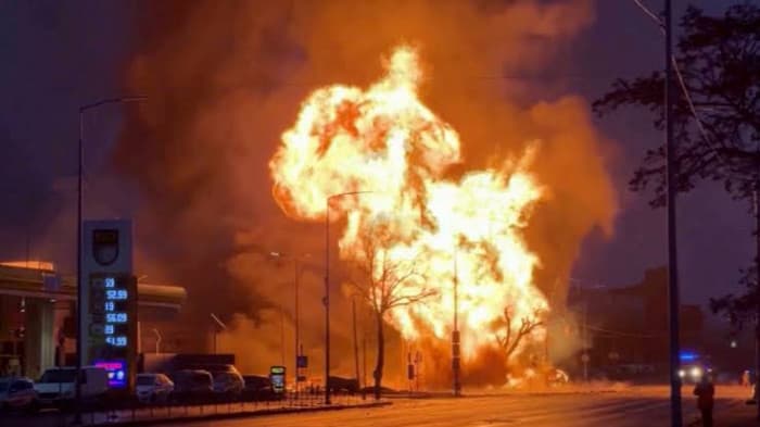 Kyiv's main phone service hit by Russian shelling