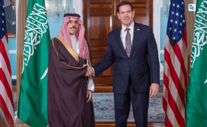 السعودي وروبيو يناقشان أمن الملاحة