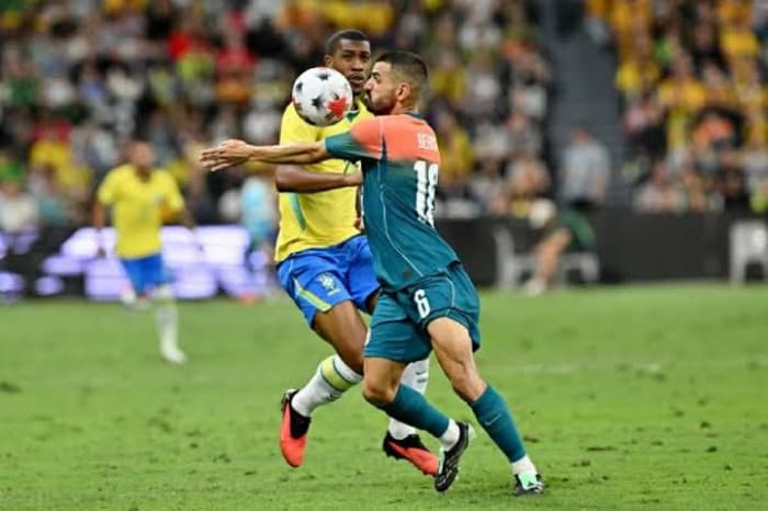 Brazil beats Australia 4-2, Raphinha injured