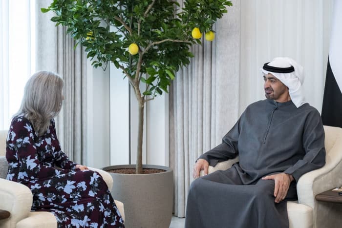 إيرنست يلتقي رئيس الإمارات