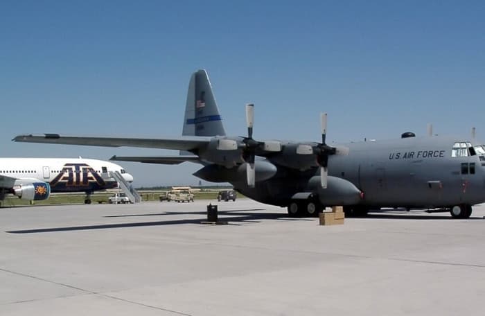U.S. military plane seeks help in Canada