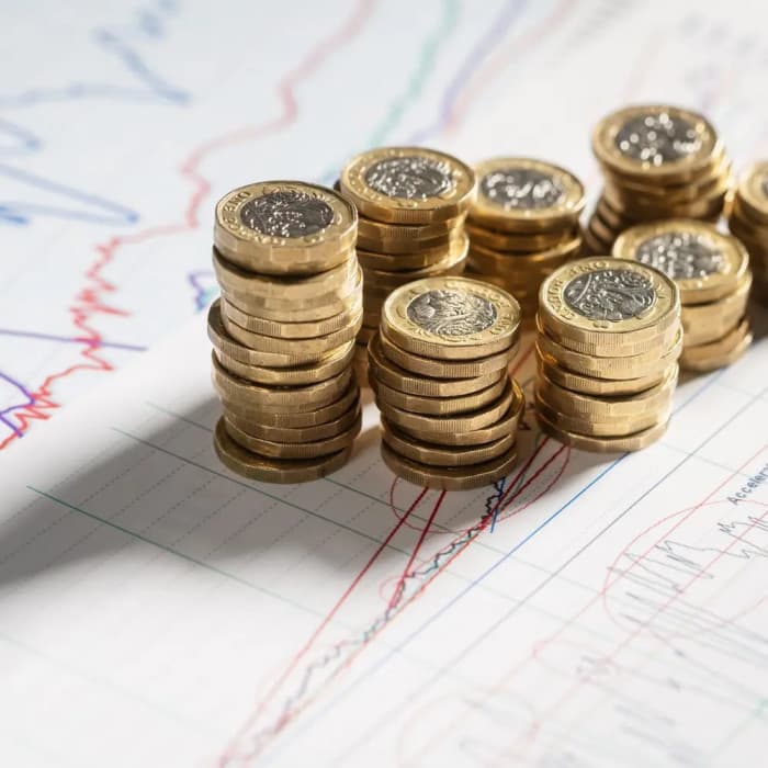 ارتفاع الاقتراض الحكومي في بريطانيا يقضي على المالية
