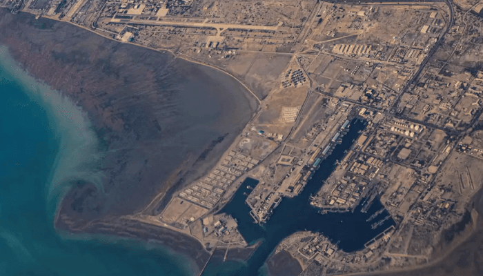 انفجارات قرب جزيرة قشم في إيران