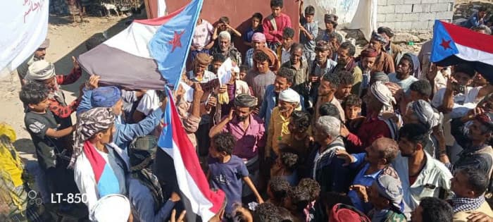 سباح يافع يحتج على المجالس التنسيقية
