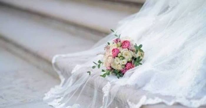 Algerian bride asks for chickens at wedding