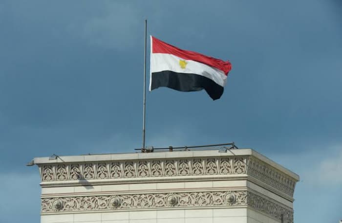 مصر تندد بهجمات على مطارات السعودية
