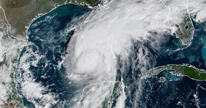 Hurricane Iasyas Declares Emergency in Gulf